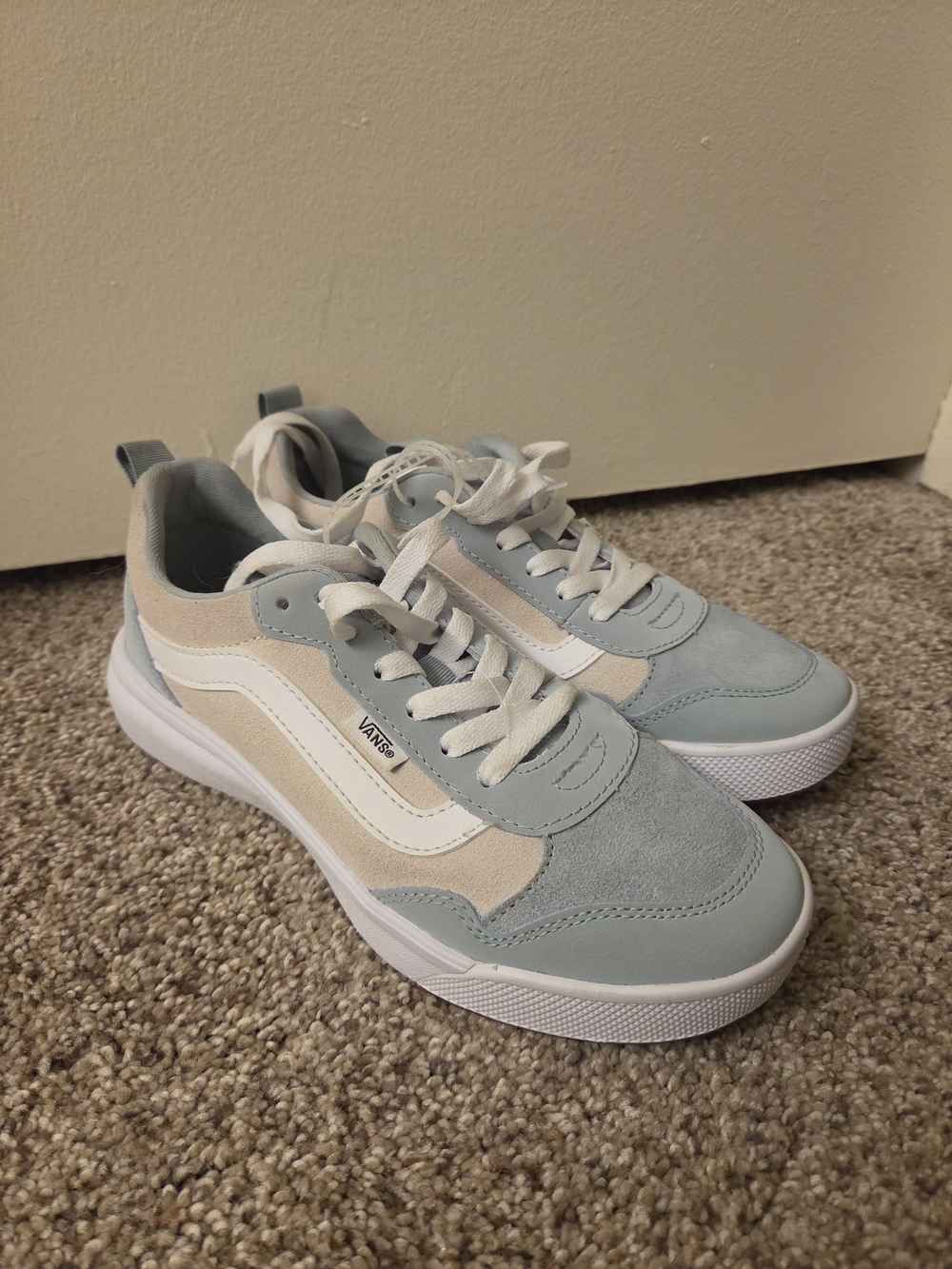 Vans Low-Top Sneakers in Pale Blue & Cream - Picture 3 of 3